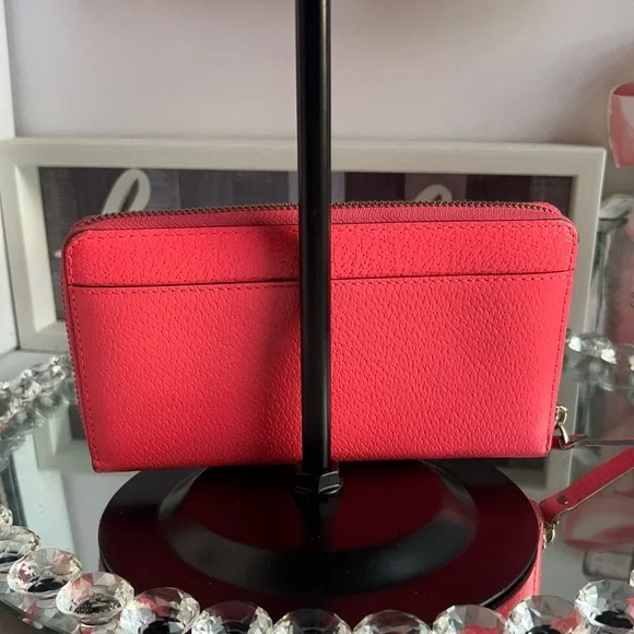 Kate Spade Coral Zip-Around large Wallet like new - Picture 2 of 12
